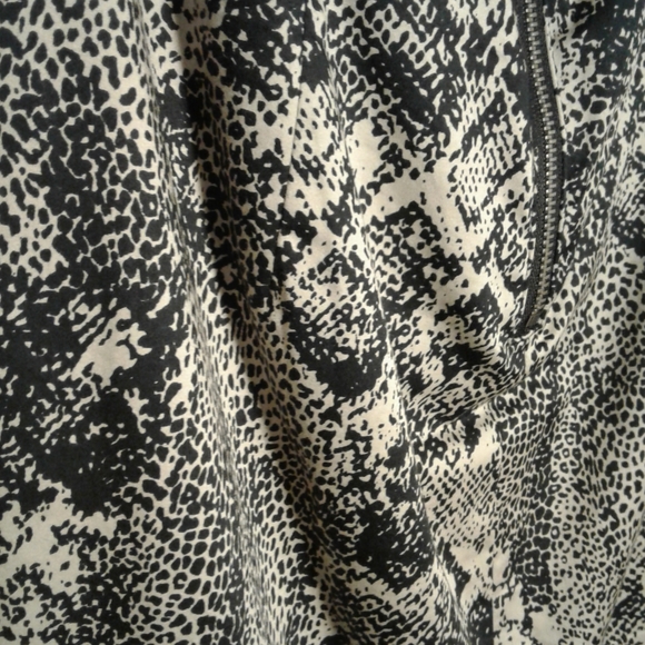 The Limited Strapless Snake Print corset Structured Dress - Picture 4 of 6